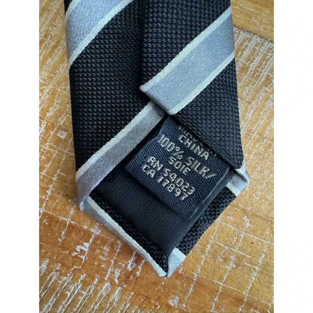 Banana‎ Republic Silk Tie Black And Silver Striped